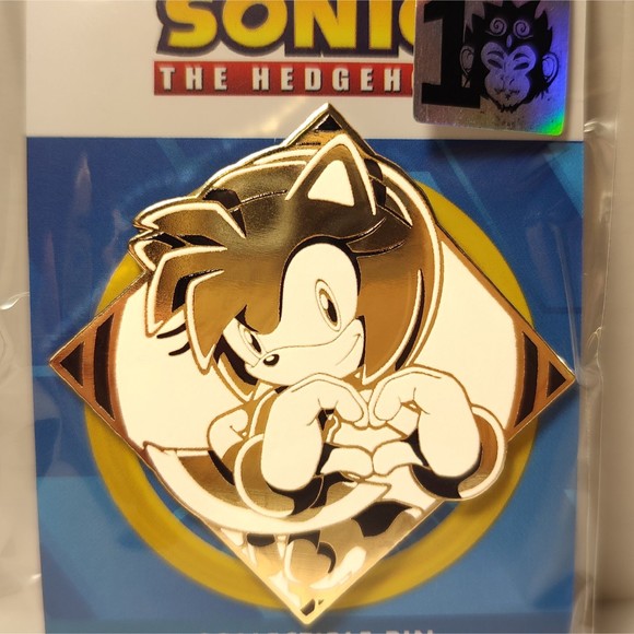 Sonic The Hedgehog And Amy Rose Enamel Pins Set Official Sega Collectibles - Picture 3 of 3